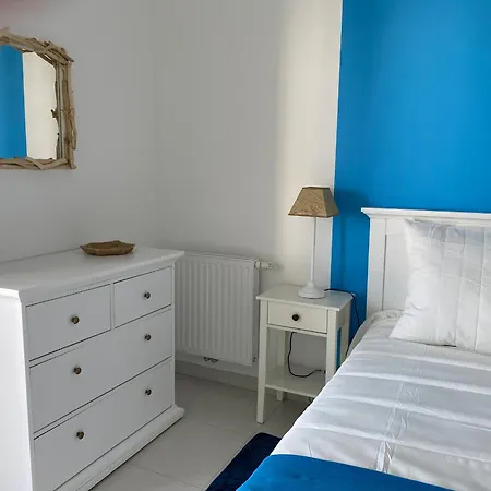 Bel T2 Neuf Avec Balcon, Parking Souterrain Et Proche Plage - Centre! - Fr-1-539-65 Royan