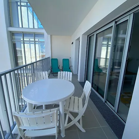 Bel T2 Neuf Avec Balcon, Parking Souterrain Et Proche Plage - Centre! - Fr-1-539-65 *