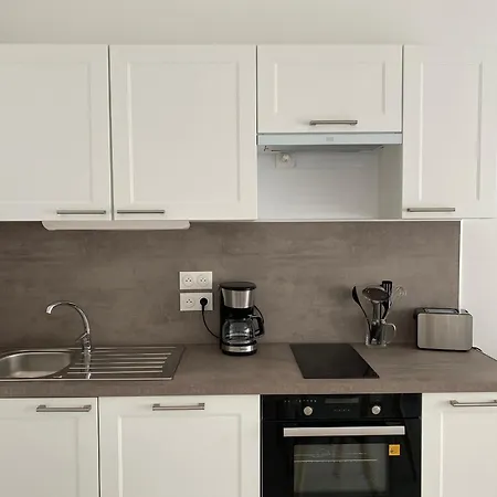 Bel T2 Neuf Avec Balcon, Parking Souterrain Et Proche Plage - Centre! - Fr-1-539-65 *